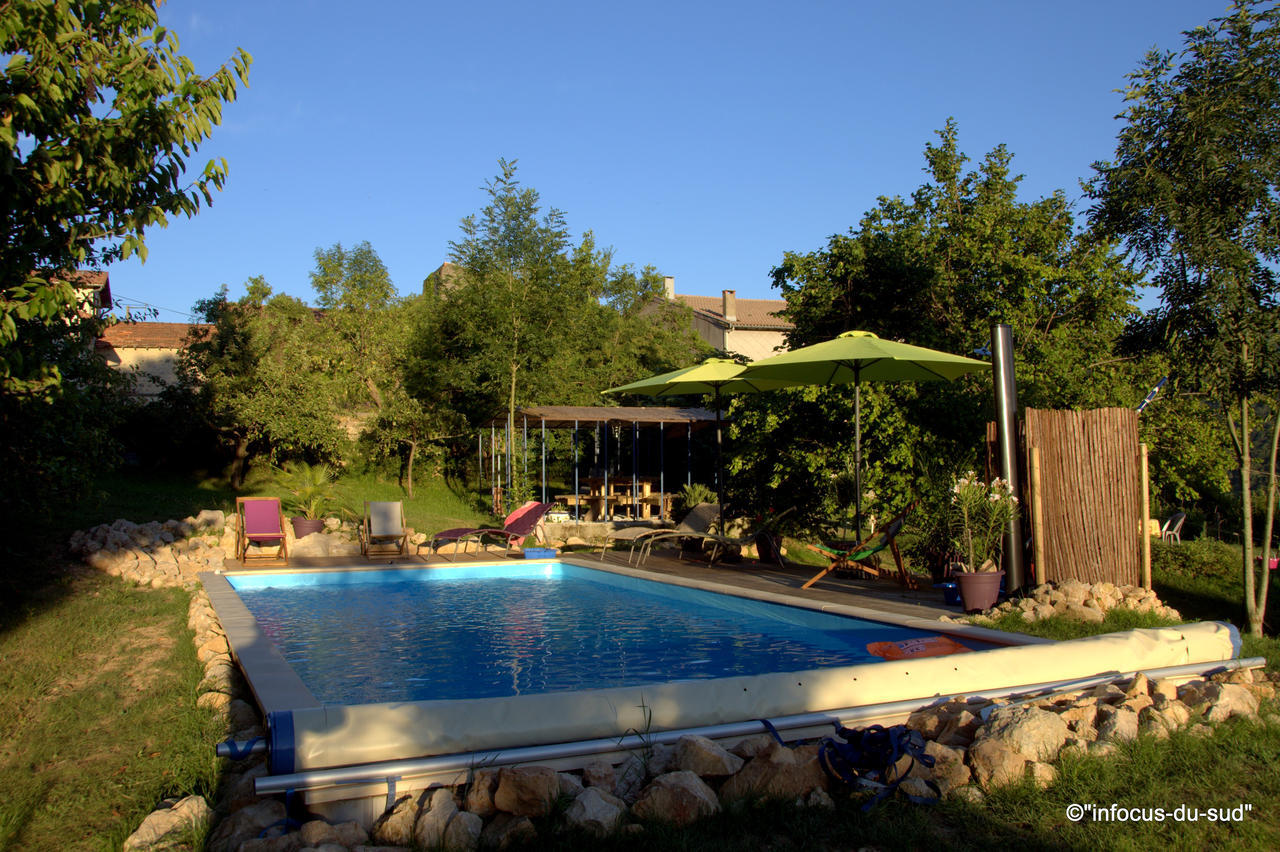 Infocus-Du-Sud Bed and Breakfast Soula Esterno foto